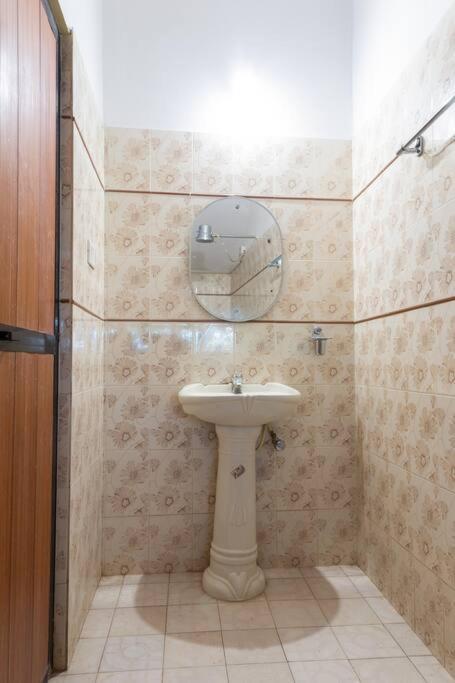 Villa Barbosa, 2 Bhk Villa & Luxury Rooms Near Colva, Sernabatim, Benaulim Beach エクステリア 写真